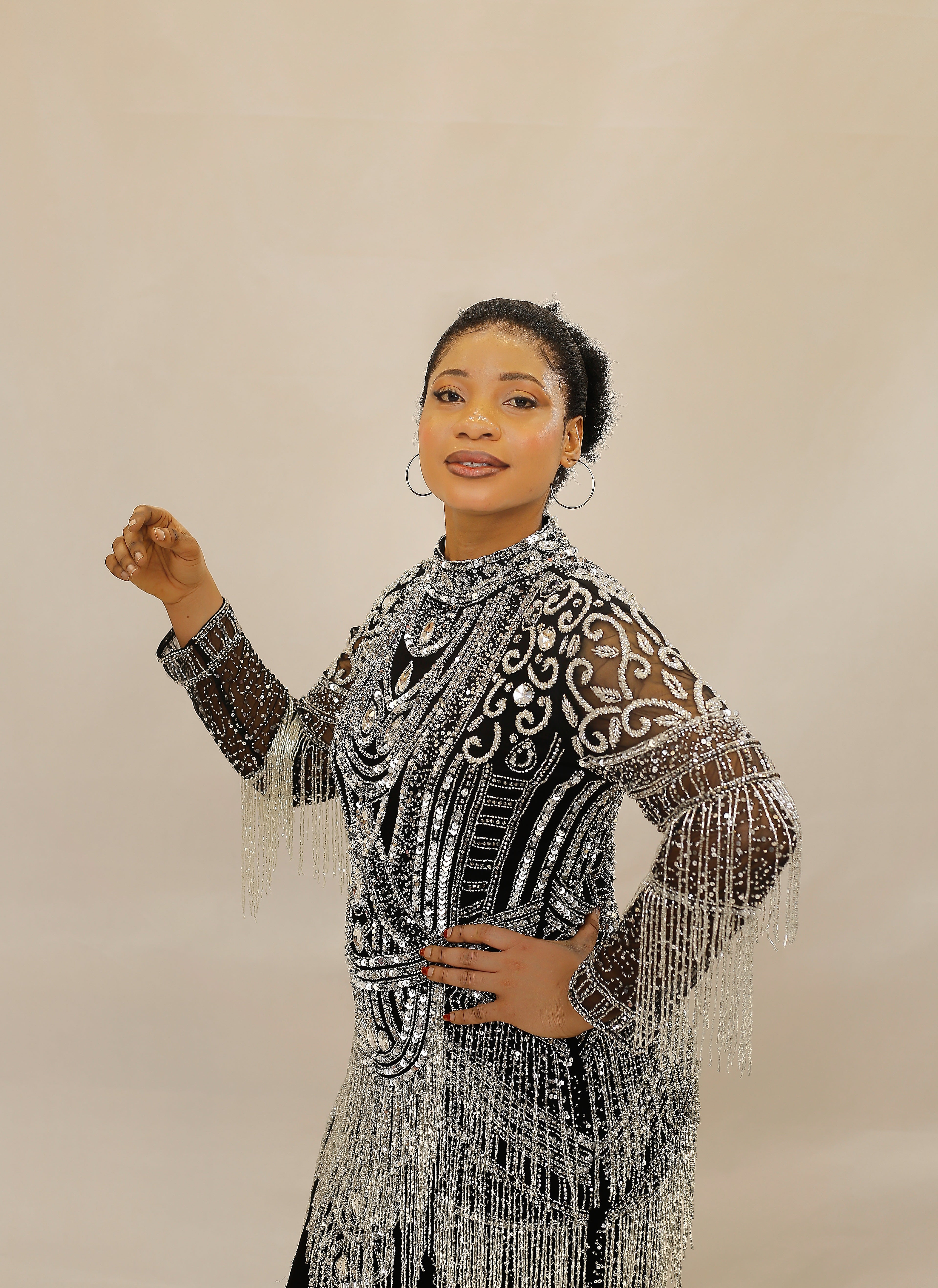 Silver Flower ! الزهرة الفضية ! Kumush gul ! Fleur d'argent ! Party Wear, Evening Wear