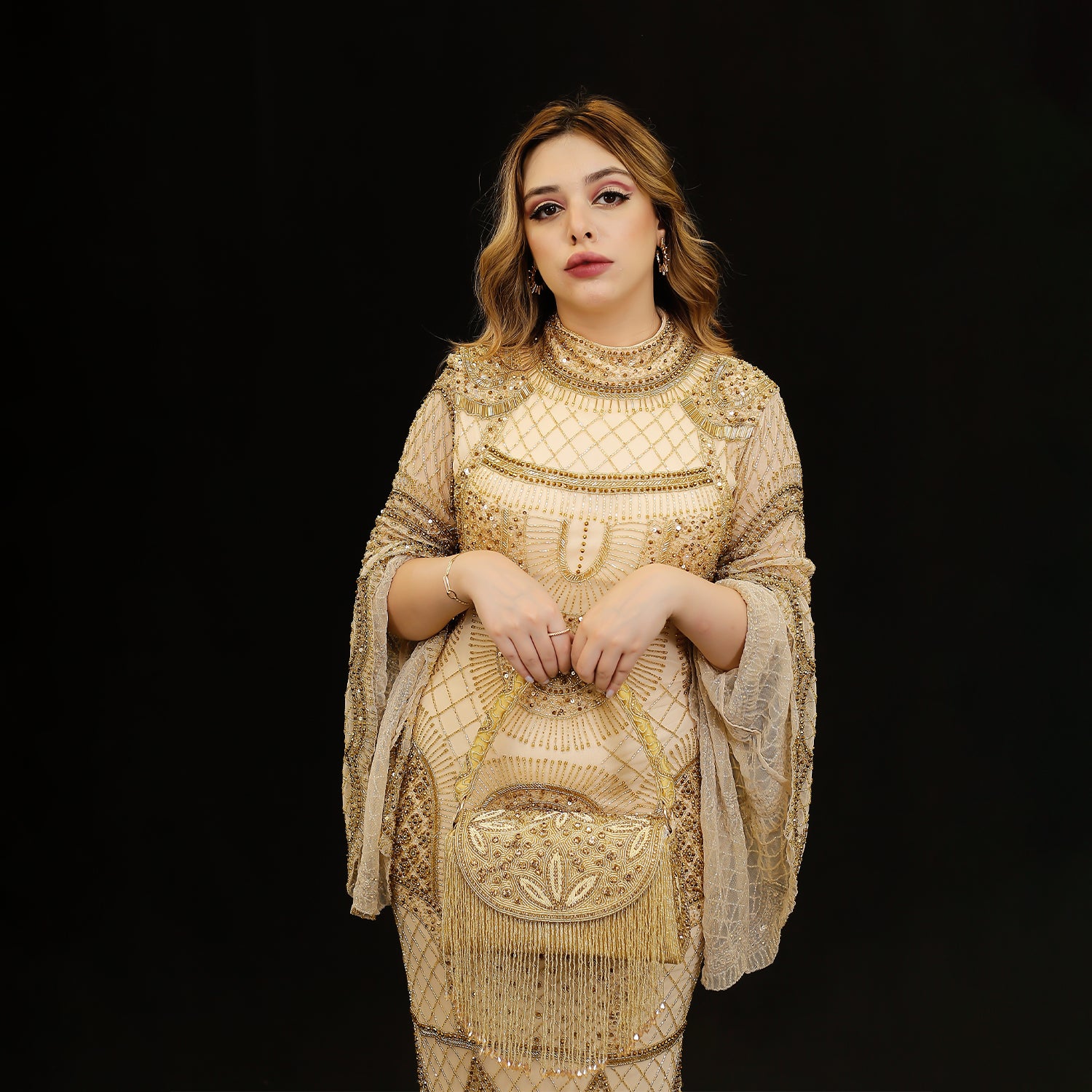 Gold Lines خطوط الذهب Oltin chiziqlar